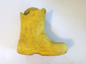 Crocs Kids Handle It rain boot in yellow with missing handle