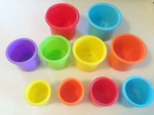 Stcaking cups that also nest shown spread out
