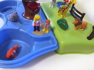 Playmobil 123 take along zoo and aquarium play set in blue and green carrying case water toy