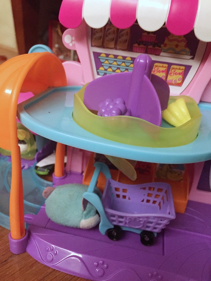 Zuru Hamsters in the House pretend tiny hamster blue at Super Market Doll House