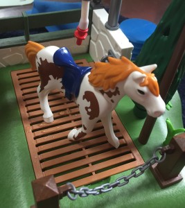 Playmobil Horse Grooming Station shower toy